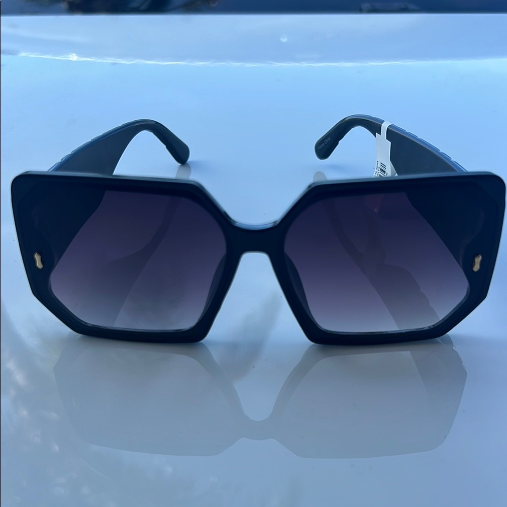 Stylish Black Sunglasses